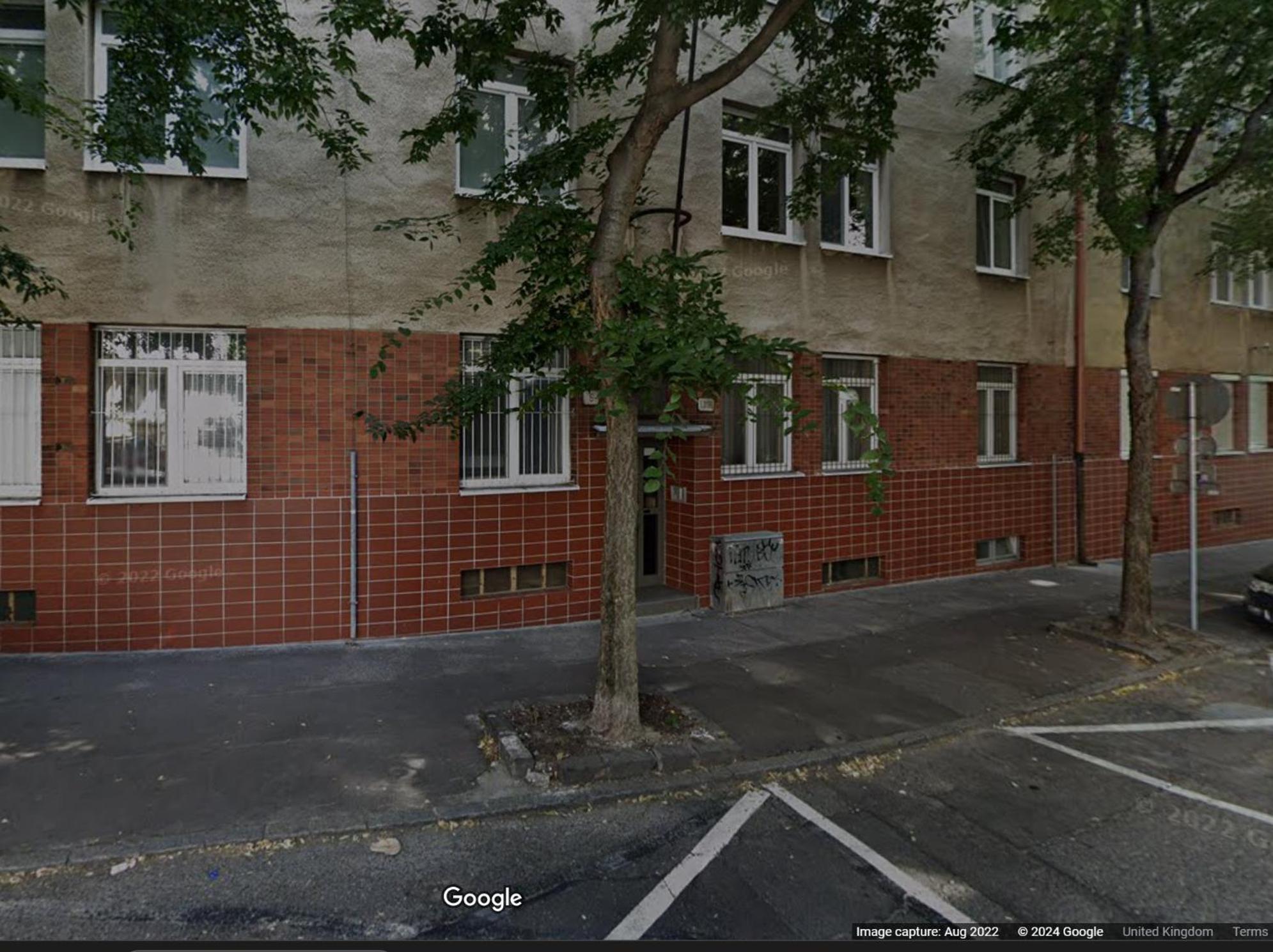 Cozy And Unique Apartment Near Train Station Bratislava Exterior photo