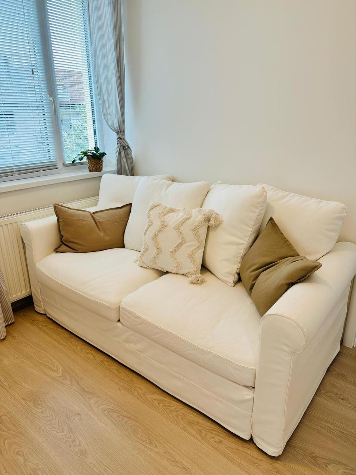 Cozy And Unique Apartment Near Train Station Bratislava Exterior photo